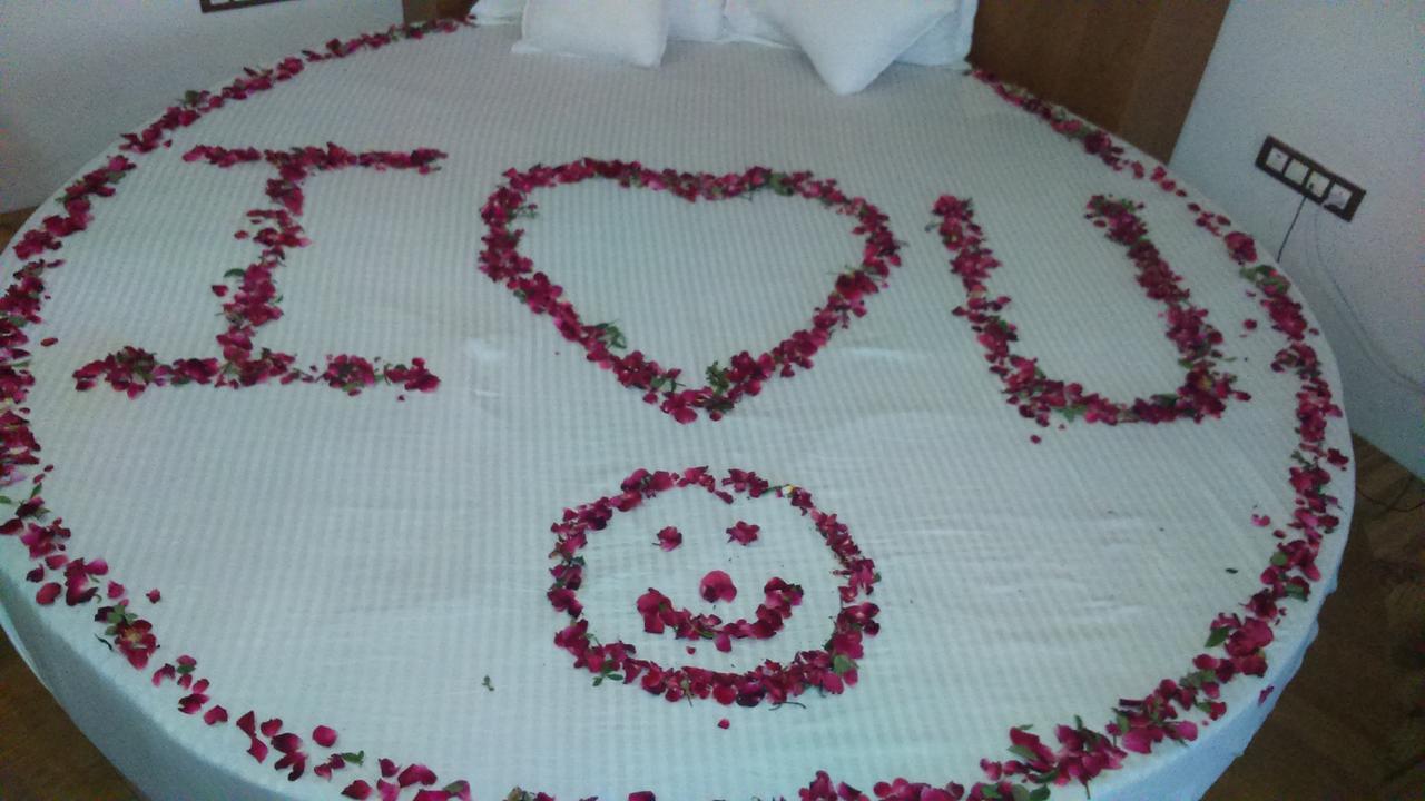 Hotel The Grand Parshwanath Sankeshvar ภายนอก รูปภาพ