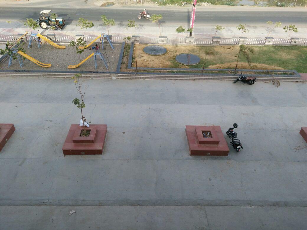 Hotel The Grand Parshwanath Sankeshvar ภายนอก รูปภาพ